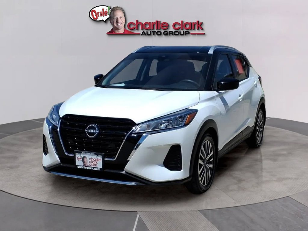 Used 2024 Nissan Kicks SV FWD image 1