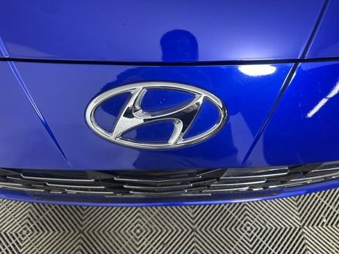 Used 2023 Hyundai Elantra Limited image 9