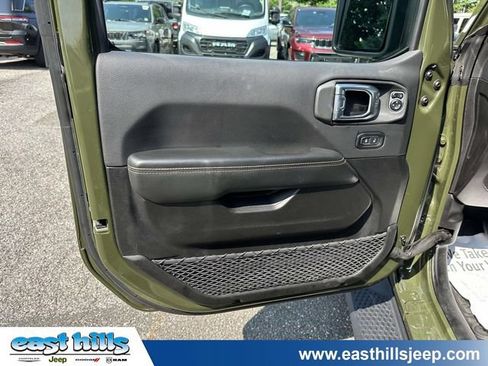 Used 2024 Jeep Wrangler Unlimited Sahara w/ Technology Group AWD/4WD image 16
