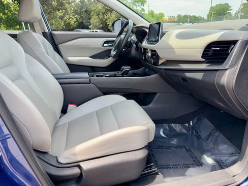Used 2021 Nissan Rogue SV w/ Premium Package AWD/4WD image 8