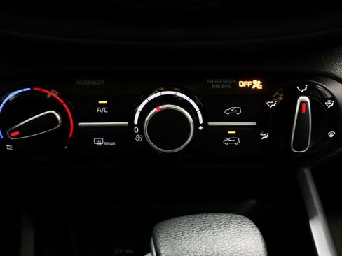 Used 2025 Kia Soul LX image 29