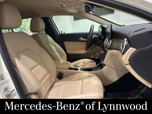 Used 2016 Mercedes-Benz GLA 250 4MATIC image 16