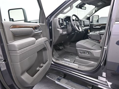 New 2026 GMC Sierra 3500 SLE w/ SLE Value Package image 11