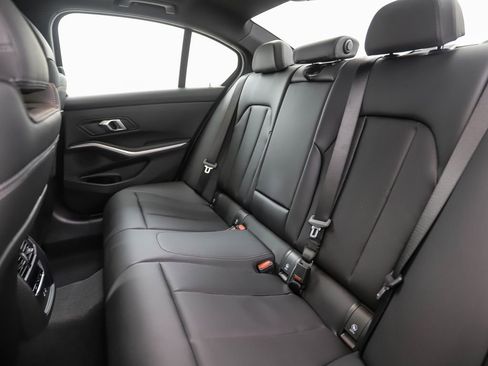 Used 2025 BMW 330i xDrive Sedan w/ Premium Package image 22