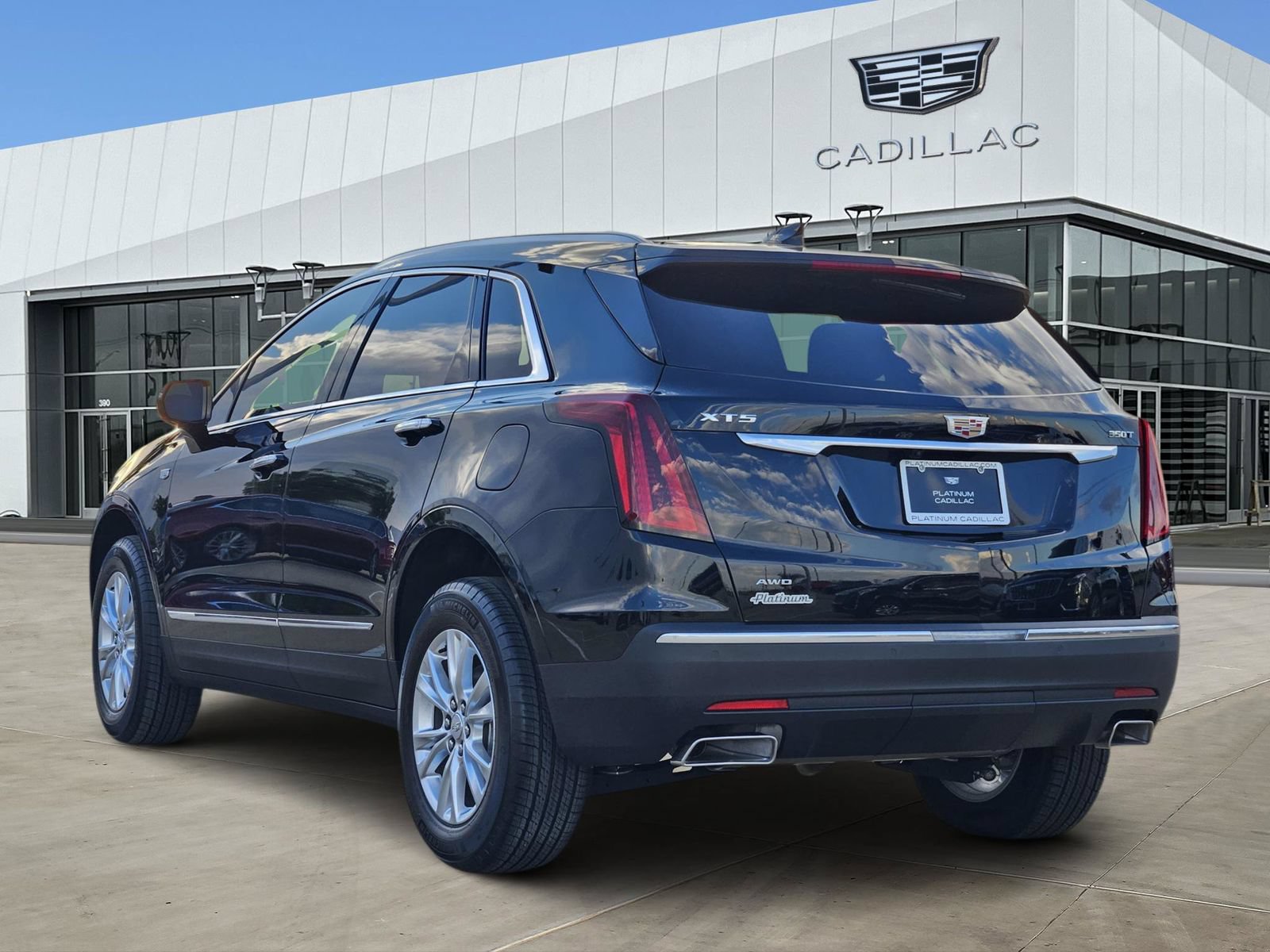 New 2026 Cadillac XT5 Luxury AWD/4WD image 4