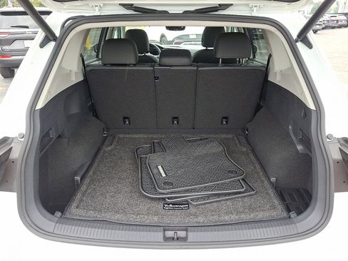Used 2021 Volkswagen Tiguan SEL image 17