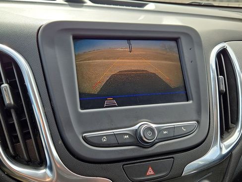 Used 2021 Chevrolet Equinox LT image 26