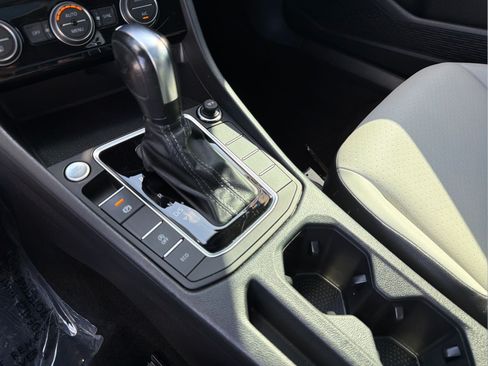 Used 2020 Volkswagen Jetta R-Line w/ R-Line Cold Weather Package FWD image 23