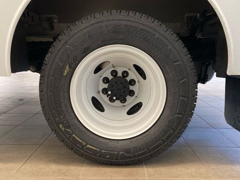 New 2027 Ford E-350 and Econoline 350 Super Duty w/ Power Equipment Group image 17