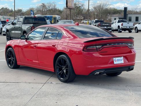 Used 2018 Dodge Charger SXT Plus w/ Blacktop Package image 3
