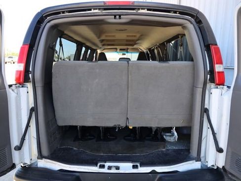 Used 2017 Chevrolet Express 3500 LT w/ LT Preferred Equipment Group image 12