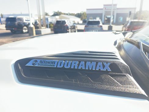 Used 2023 Chevrolet Silverado 2500 LT image 7