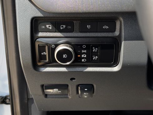 Used 2024 Ford F250 Platinum image 30