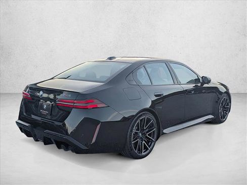 New 2026 BMW M5 image 2