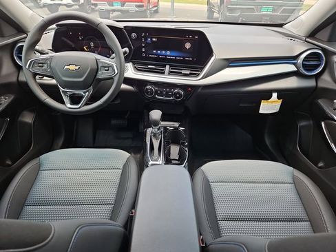 New 2025 Chevrolet Trax LT w/ Driver Confidence Package image 17