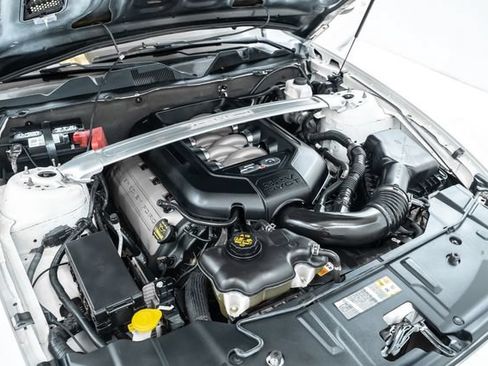 Used 2013 Ford Mustang GT Premium RWD image 30