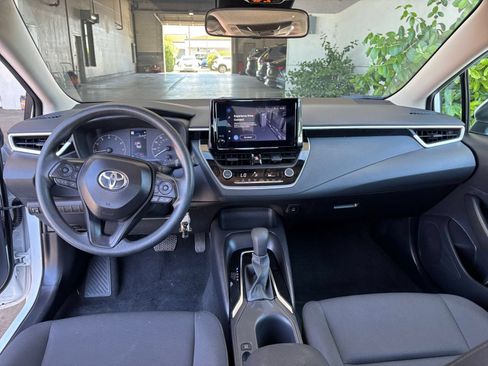 Used 2025 Toyota Corolla LE FWD image 31