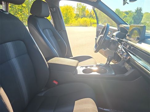 Used 2022 Honda Civic Sport image 10