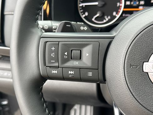 New 2025 Nissan Pathfinder SV w/ SV Premium Package image 28