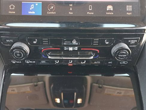 Certified 2021 Jeep Grand Cherokee L Limited AWD/4WD image 25