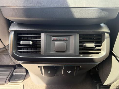 Used 2025 Ford F150 Raptor AWD/4WD image 26