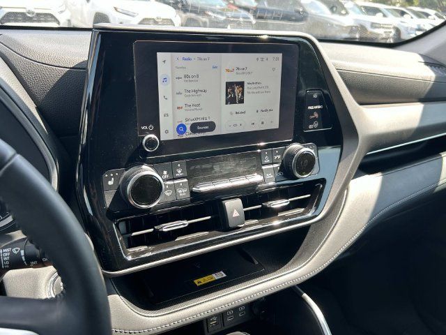 Used 2023 Toyota Highlander XLE FWD image 26