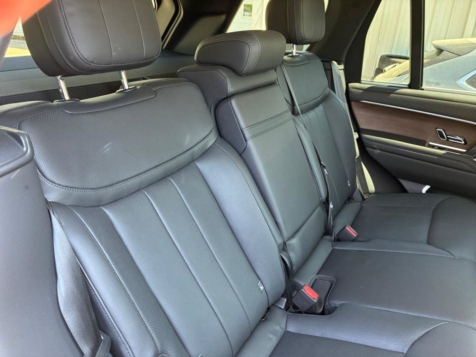 Certified 2024 Land Rover Range Rover SE AWD/4WD image 29