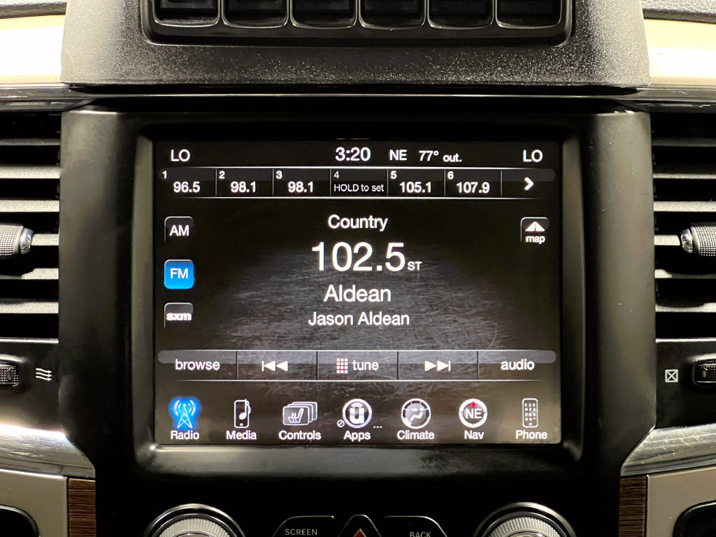 Used 2015 RAM 2500 Laramie AWD/4WD image 26