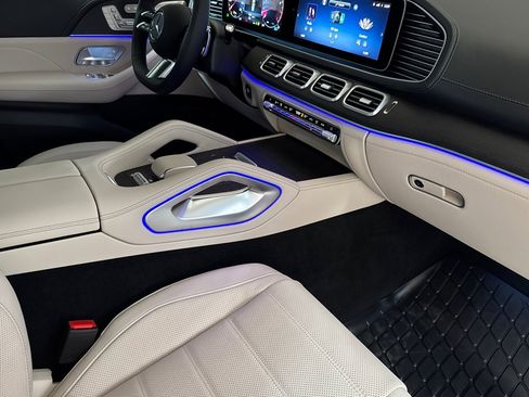New 2025 Mercedes-Benz GLS 580 4MATIC image 18