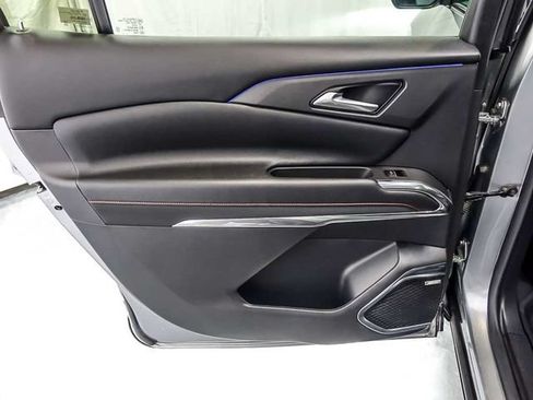 Certified 2024 Chevrolet Traverse RS AWD/4WD image 32