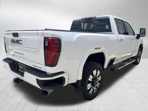 Used 2024 GMC Sierra 3500 Denali w/ Technology Package AWD/4WD image 9