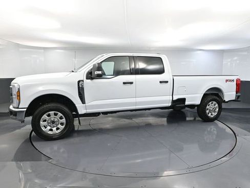 Used 2024 Ford F350 XLT w/ FX4 Off-Road Package image 11
