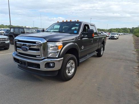 Used 2016 Ford F350 XLT w/ XLT Value Package AWD/4WD image 4