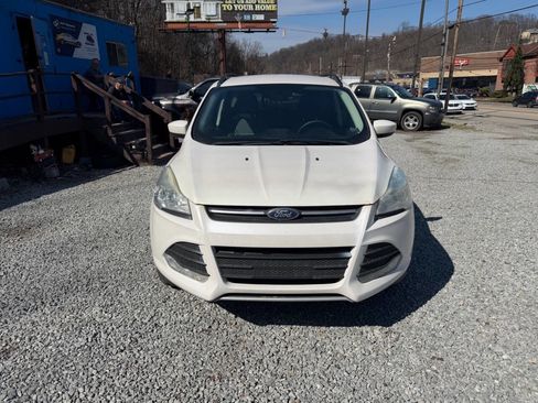 Used 2015 Ford Escape SE w/ Equipment Group 201A image 4