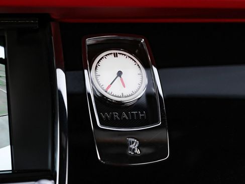 Used 2020 Rolls-Royce Wraith image 41