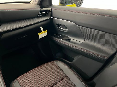 New 2026 Nissan Kicks SR w/ Interior Electronics Package FWD image 10