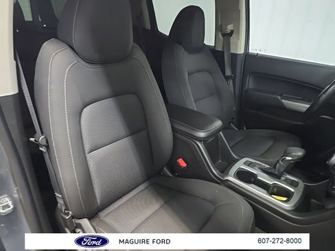 Used 2022 Chevrolet Colorado LT w/ LT Convenience Package image 17