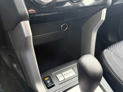 Used 2018 Subaru Forester 2.5i Premium w/ All-Weather Package image 27