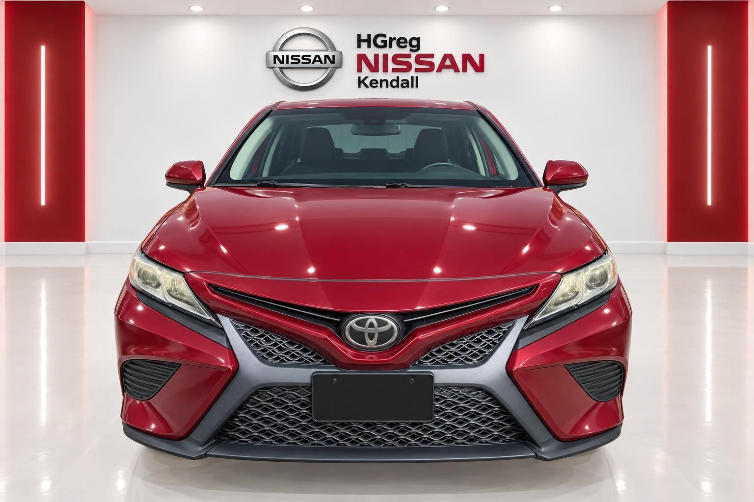 Used 2018 Toyota Camry SE FWD image 3