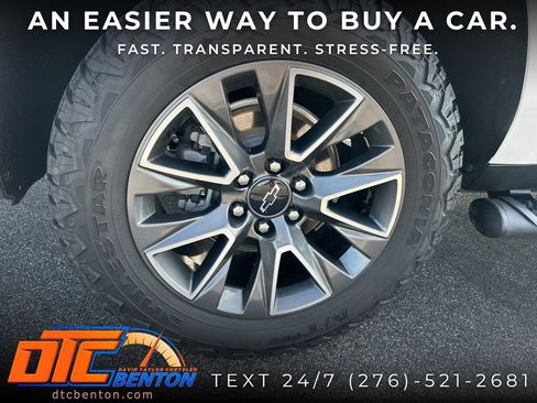 Used 2023 Chevrolet Suburban Z71 w/ Luxury Package AWD/4WD image 37