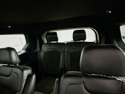 Used 2023 Jeep Grand Cherokee L Laredo image 28