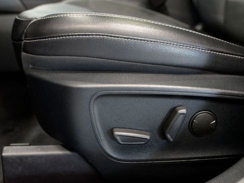 Used 2020 Ford Escape Titanium image 16