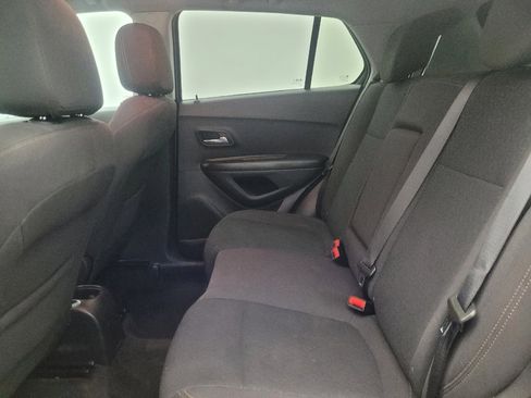 Used 2022 Chevrolet Trax LS w/ Tint and Cruise Package image 18