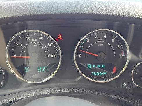 Used 2018 Jeep Wrangler Unlimited Sport AWD/4WD image 7