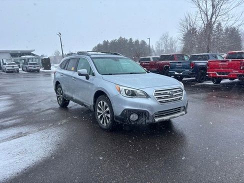 Used 2017 Subaru Outback 2.5i Limited image 4