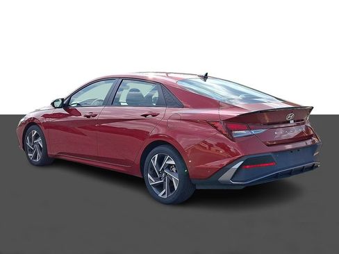 Used 2025 Hyundai Elantra Sport FWD image 5