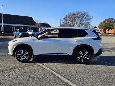 Used 2021 Nissan Rogue Platinum image 4