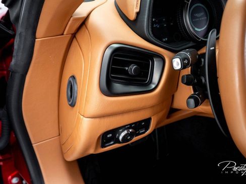 Used 2020 Aston Martin DB11 AMR image 33