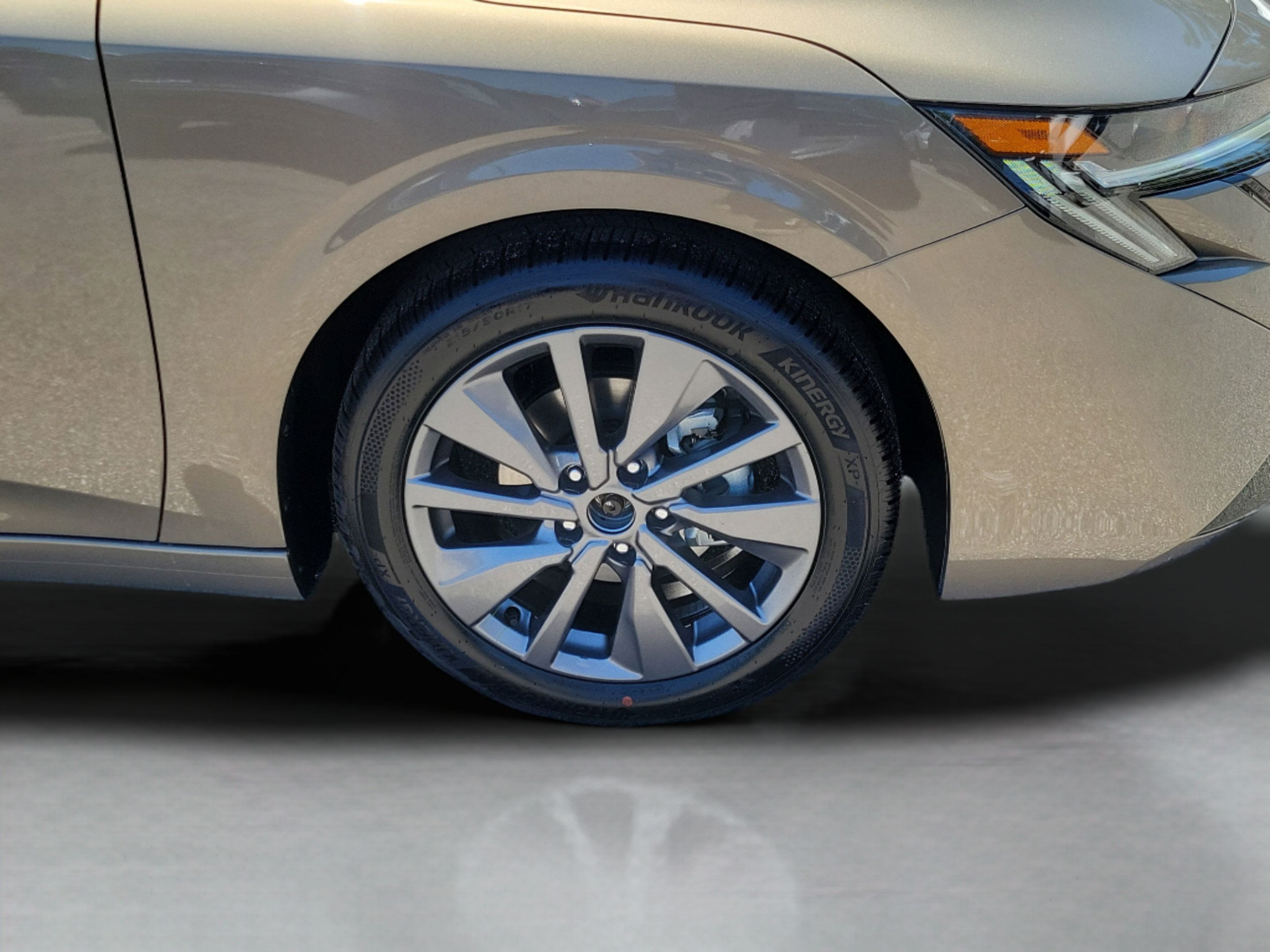 New 2026 Nissan Sentra SL w/ Floor Mat Package FWD image 30