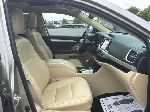 Used 2015 Toyota Highlander XLE AWD/4WD image 22